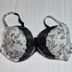 Cacique Black and White Floral Lace Bra 40D